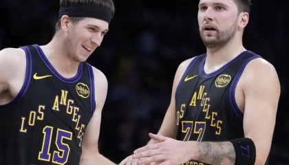 记者：湖人想打造独行侠2.0阵容，认可东契奇&amp;amp;里夫斯后场组合